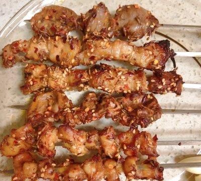 餐桌上的保留项目家庭版烧烤，隔段时间就做一次