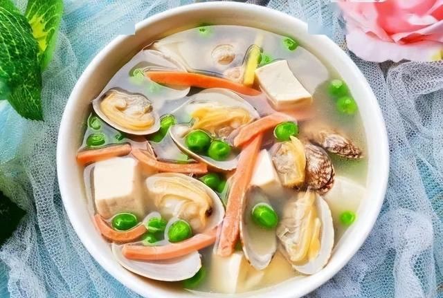 临近冬天，最适合喝汤，5种家常汤，营养暖胃，每天一碗不怕冷
