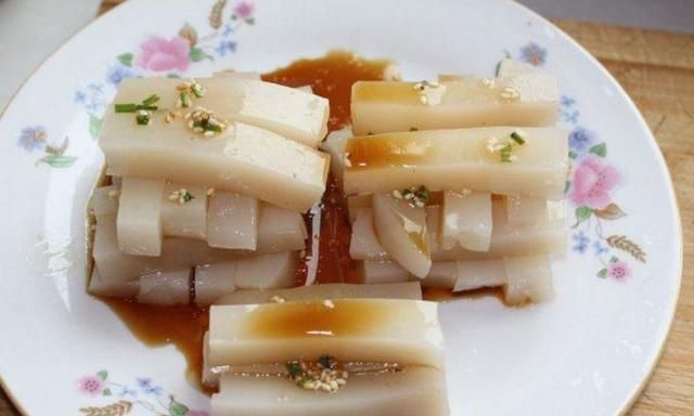 冻肉的做法,肉皮冻怎么做不要食材添加剂的那种传统冻肉的做法图5