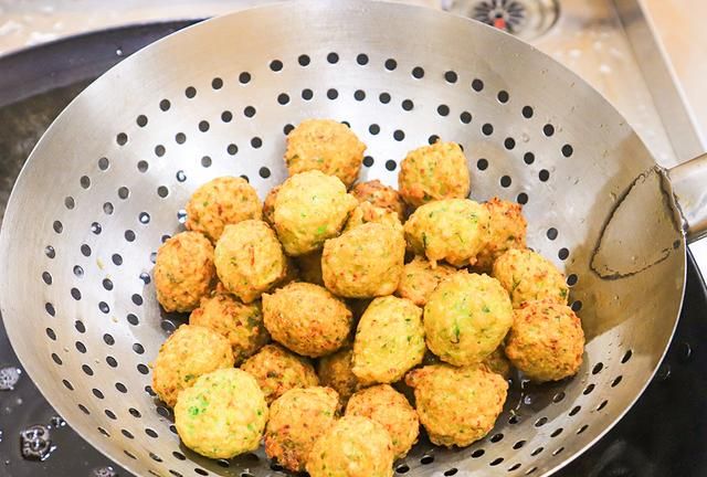 立冬将至，建议中老年多吃5种“碱性菜”，润燥祛寒，越吃越年轻