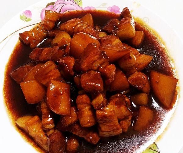 吃货们决不能错过的百吃不腻的红烧肉炖土豆