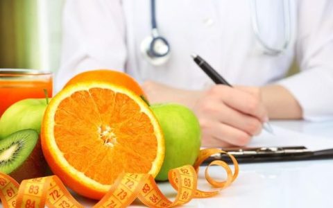 芹菜汁真的能降血压吗,芹菜汁什么时候喝降血压好