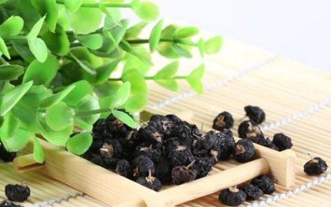 黑枸杞除了泡水喝还有其他吃法吗