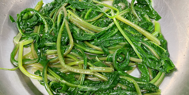水萝卜很多人只吃根茎，其实“叶子”才是宝，现在正当季，别错过