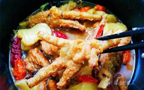 鸡爪怎么烧简单又好吃，鸡爪骨怎么烧比较好吃窍门