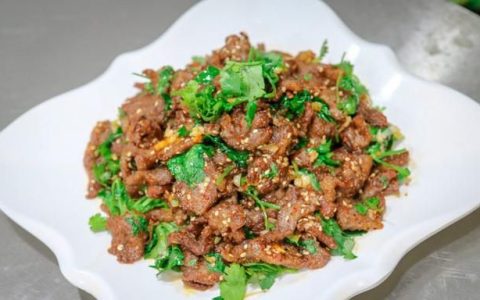 正宗孜然羊肉的腌制方法步骤,孜然羊肉的腌制方法及配料